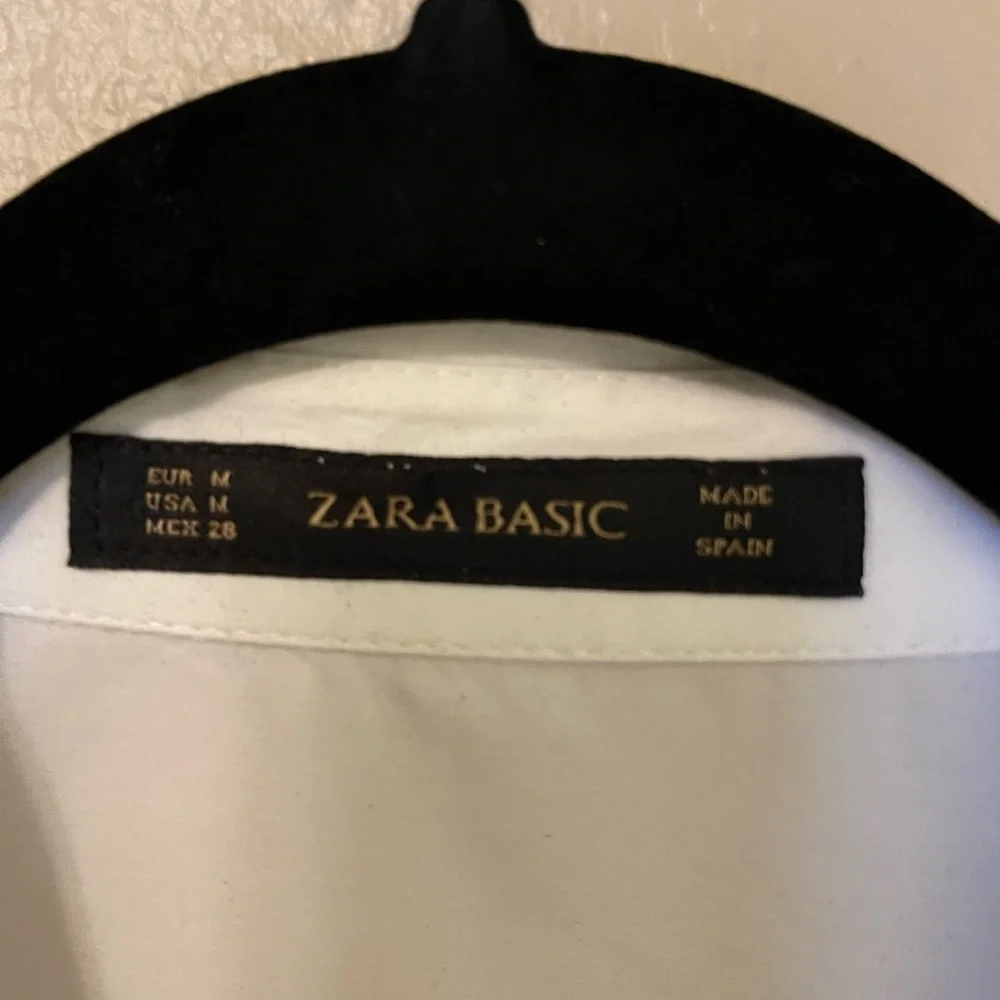 white long-sleeved shirt to wear with jeans or dress pants and heels, size M - Picture 3 of 3